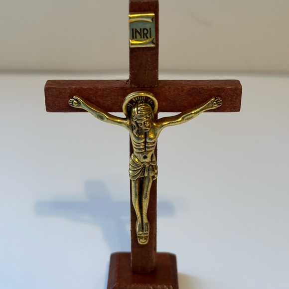 Jesus Christ Crucifix Sacred Heart Southern Missions figurine 4.5” - Picture 1 of 4